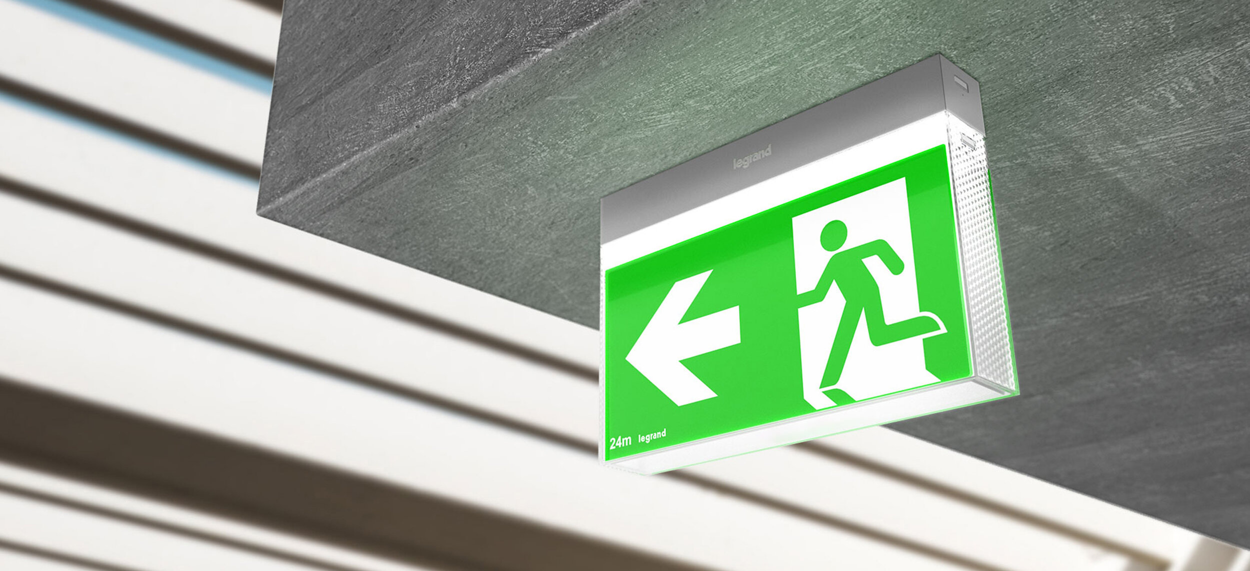 لگراند، ارائه دهنده انواع تابلوهای خروج اضطراری