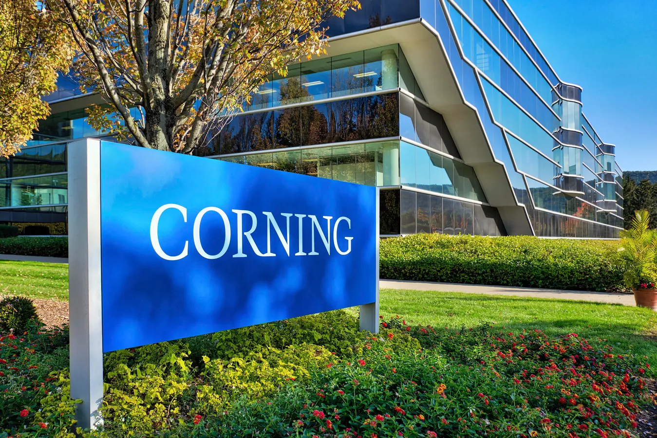شرکت Corning پیشگام در توسعه فناوری فیبر نوری و نوآوری‌های جدید
