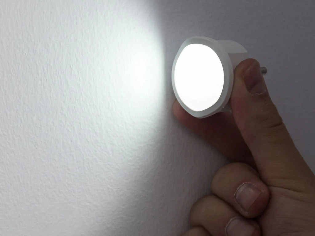 سیستم های روشنایی LED هوشمند لگراند فرانسه